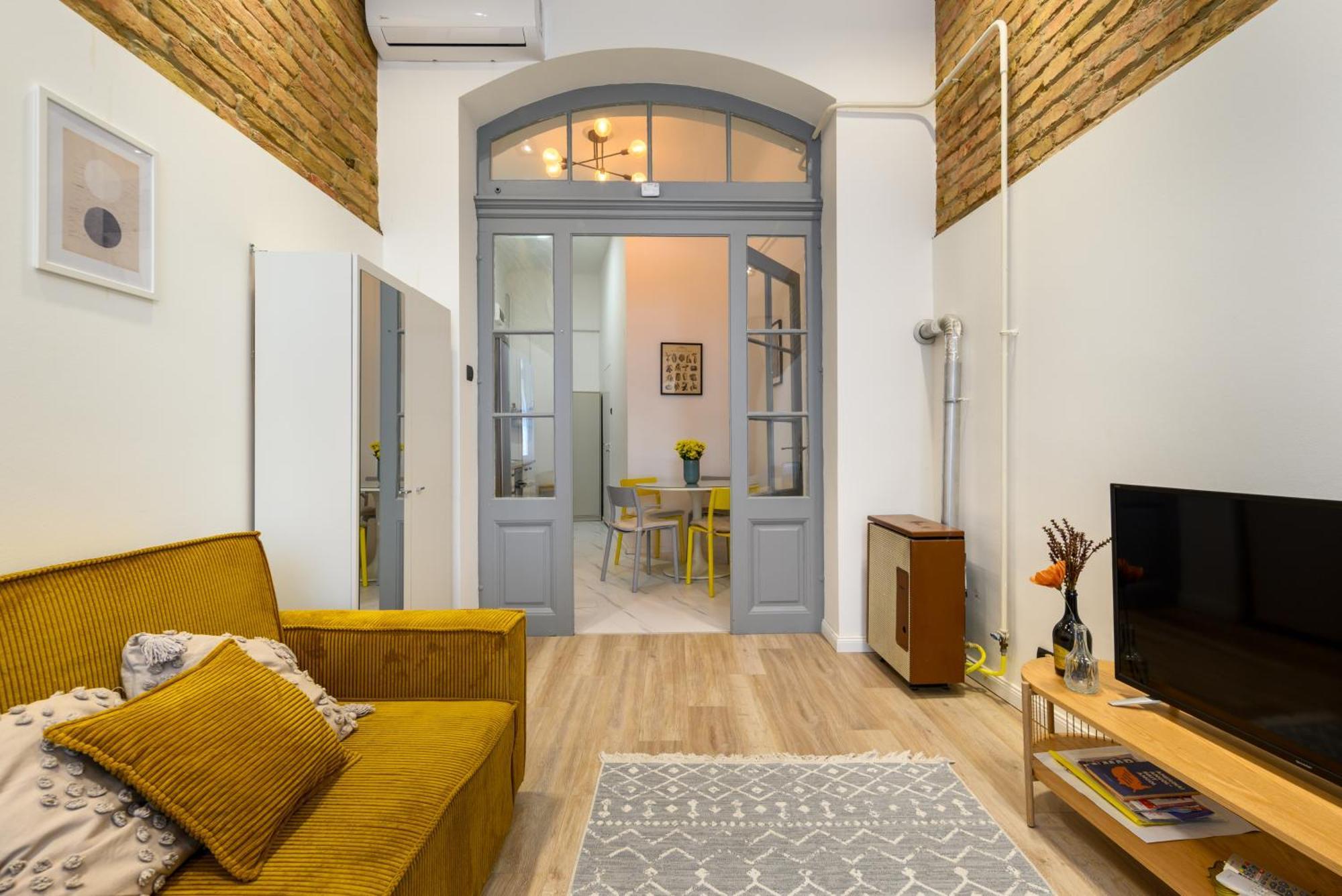 Apartment Downtown 2 Minutes From Opera House Budapest